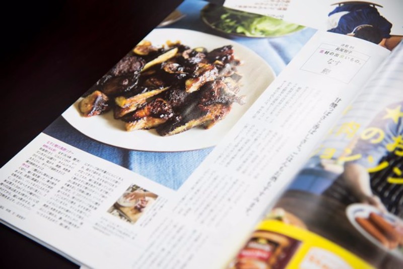 山田編集長自慢の連載のひとつ。料理研究家でエッセイストの長尾智子さんによる、「素材の出会いもの。」は、ふたつの食材を掛け合わせたことで生まれる妙味を楽しめる
