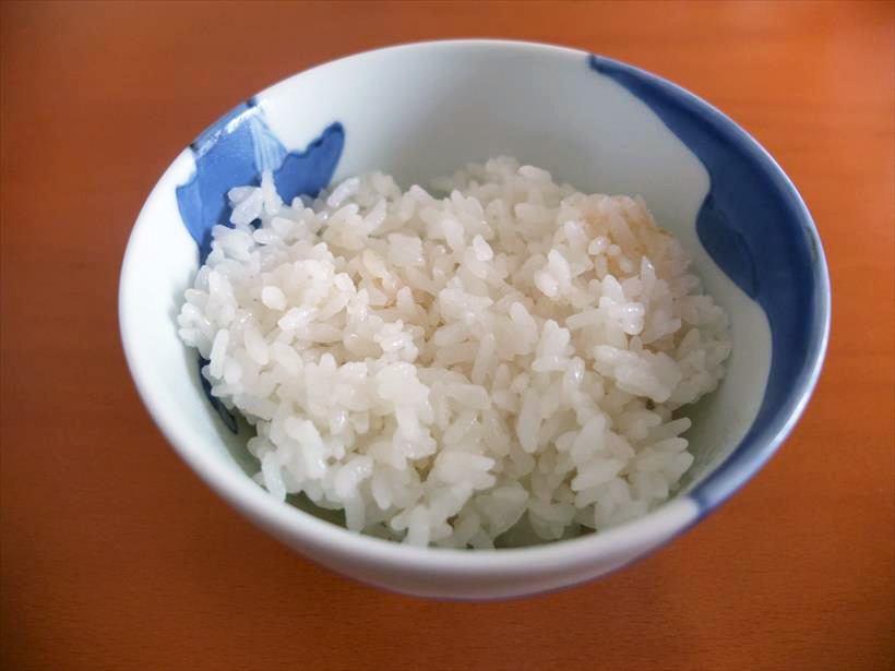 ↑米の表面に水分をまといつつ、つやはやや弱め。おこげも3合炊きのときより弱くなっていました