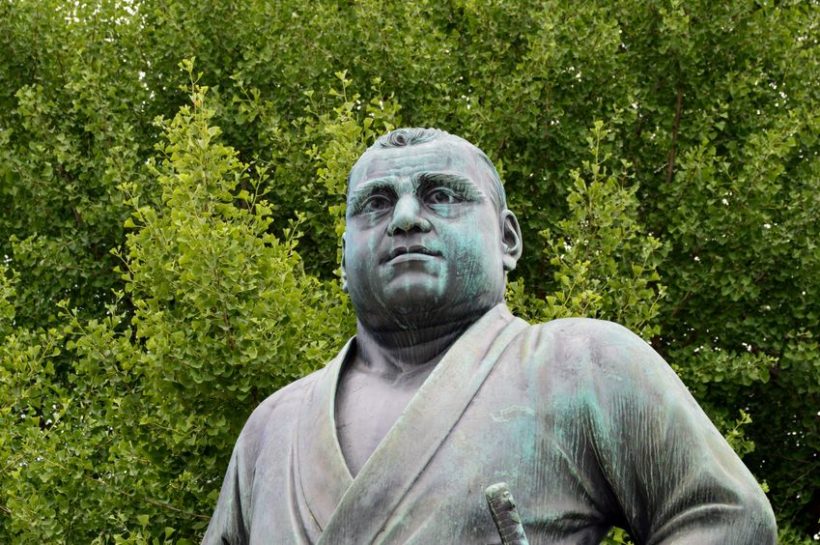 20423381 - statue of saigo takamori
