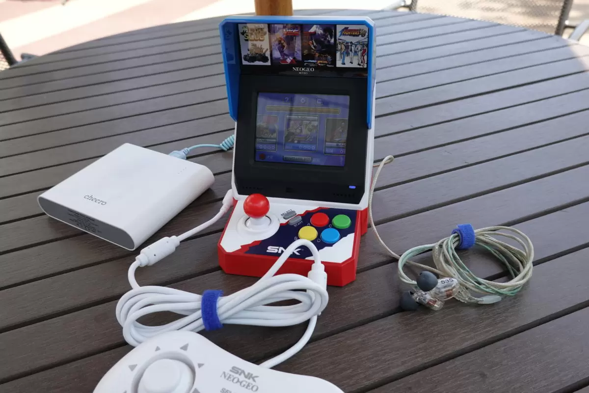 NEOGEO miniの「携帯ゲーム機」、「据え置きゲーム機」としての