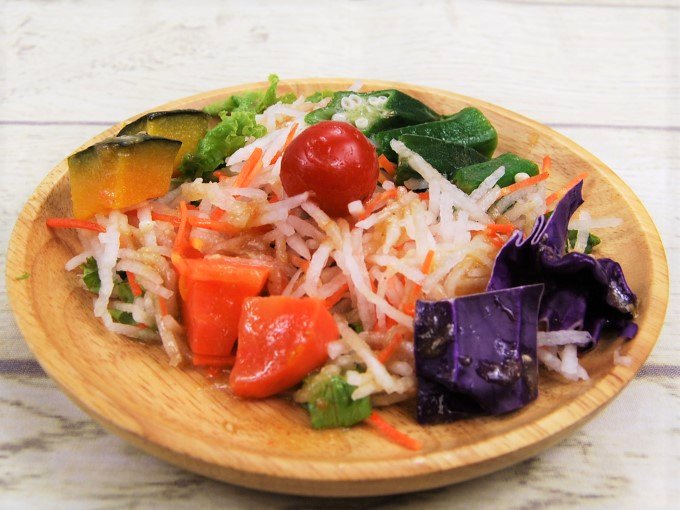 ゴロゴロ野菜がたまらない 彩り鮮やかなローソンの 緑黄色野菜のサラダ Getnavi Web ゲットナビ
