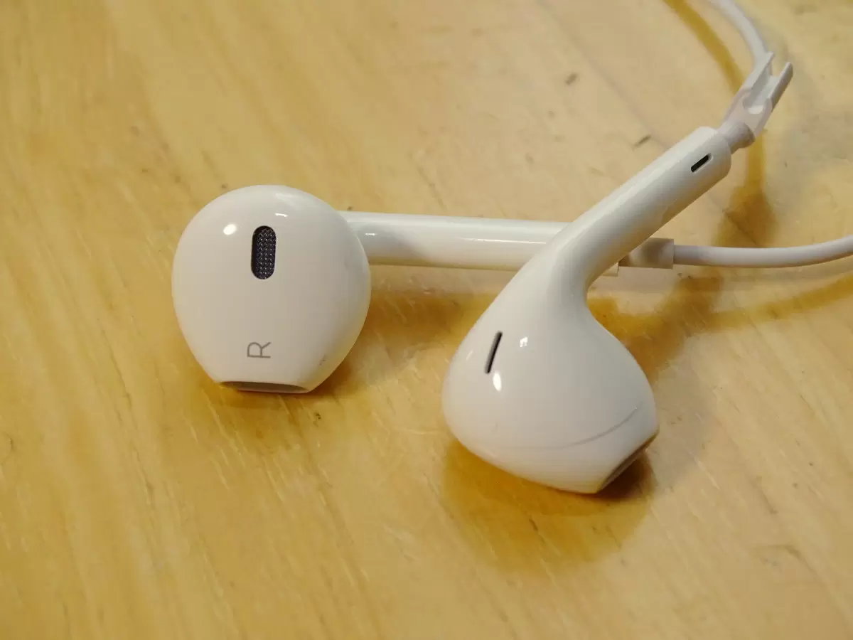 airpods 音 漏れ カバー 人気