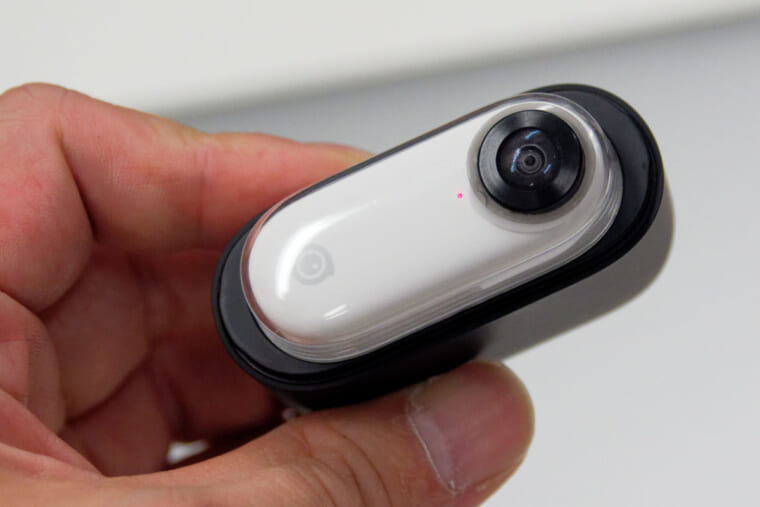わずか18.3gのアクションカメラ! 小さな巨人「Insta360 GO」の正体 | GetNavi web ゲットナビ