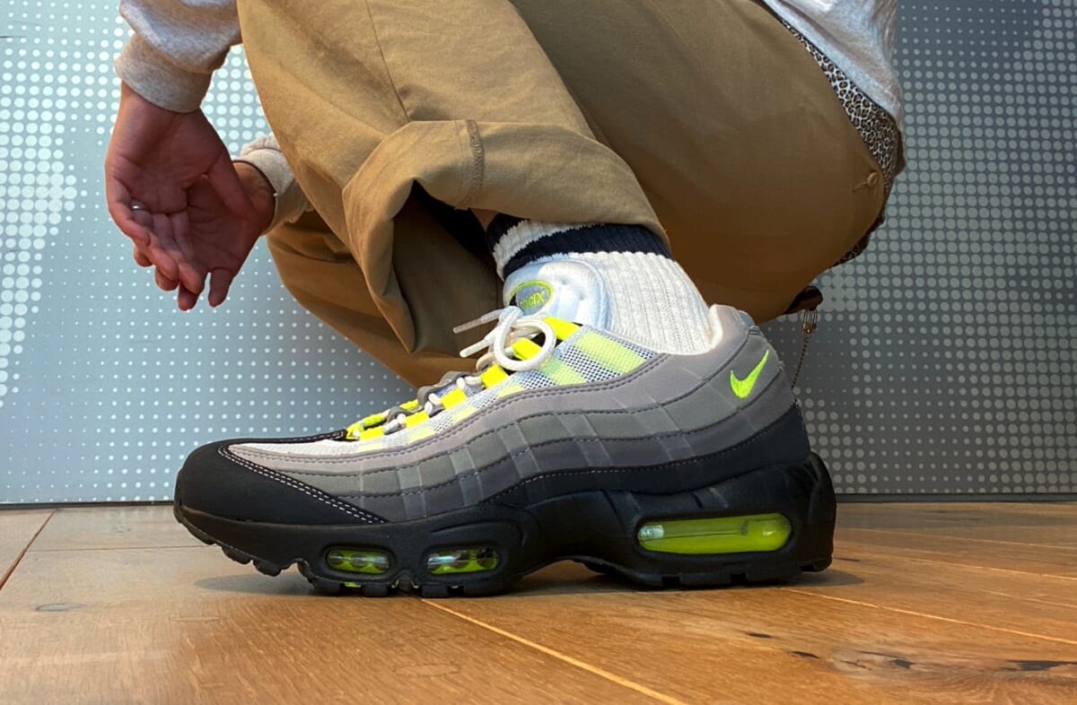 この箱に入れて発送予定AIR MAX 95 イエローグラデ）2020年復刻版