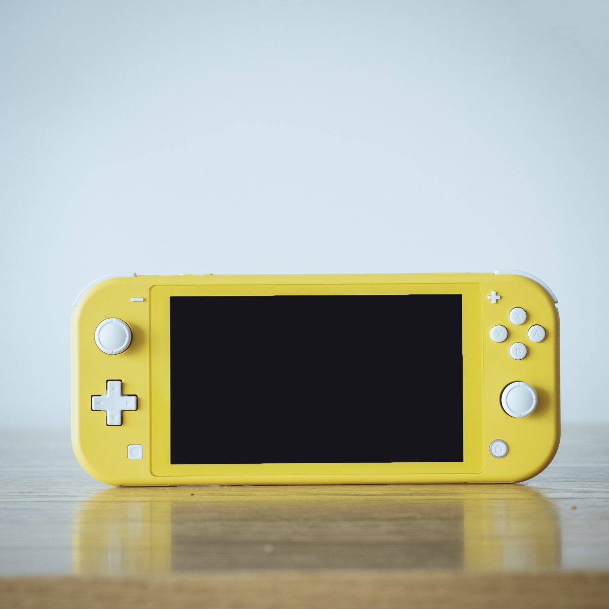新型じゃなくてLiteの話ですが、Nintendo Switchを「専用機」として遊ぶ贅沢感【愛用品コラム73】 | GetNavi web