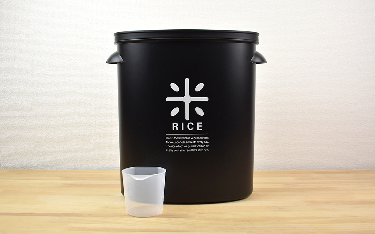 米びつを持っていない人へのプレゼントに！ お米のスッキリ収納＆保管ができる「RICE お米袋のままストック5kg用」レビュー | GetNavi  web ゲットナビ