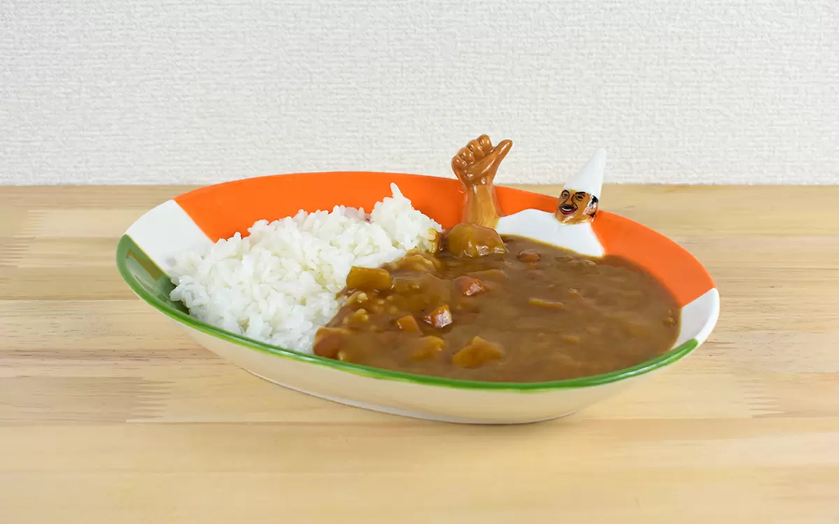 おじさんがカレールーに浸かってる…!? 盛りつけが楽しくなる「インドおじさんカレー皿」レビュー | GetNavi web ゲットナビ