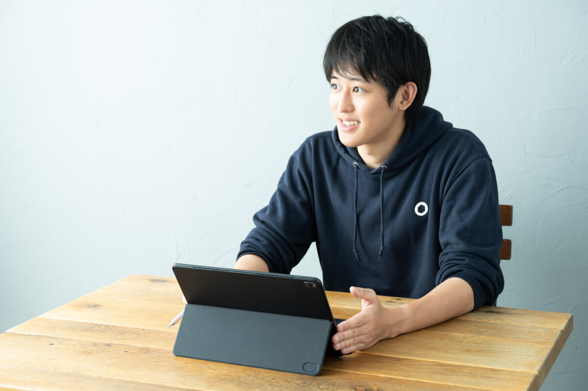 Z世代実業家×HUAWEI MateBook E――ビジネスの“共有”と“探究”を Z世代実業家×HUAWEI MateBook E――ビジネスの“共有”と“探究”を