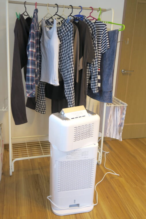 アイリスオーヤマの「サーキュレーター衣類乾燥除湿機」を部屋干し派の家電ライターがレビュー！ | GetNavi web ゲットナビ