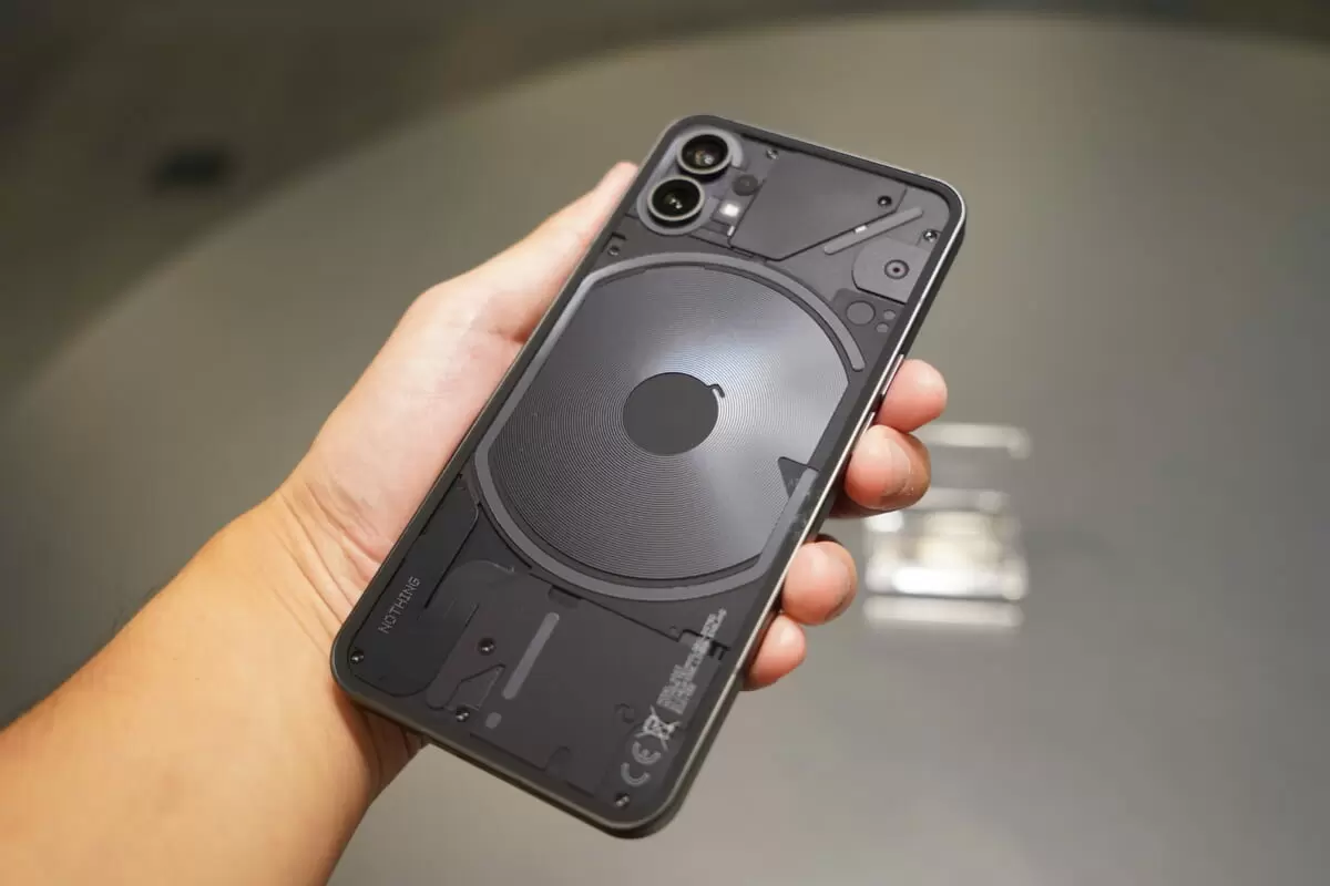 Nothing Phone(1)がついに日本上陸！ 初めて欲しくなったAndroid