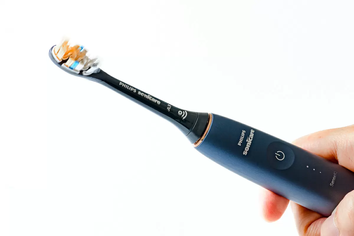 パナとフィリップス、電動歯ブラシの「快感」はどっちが上