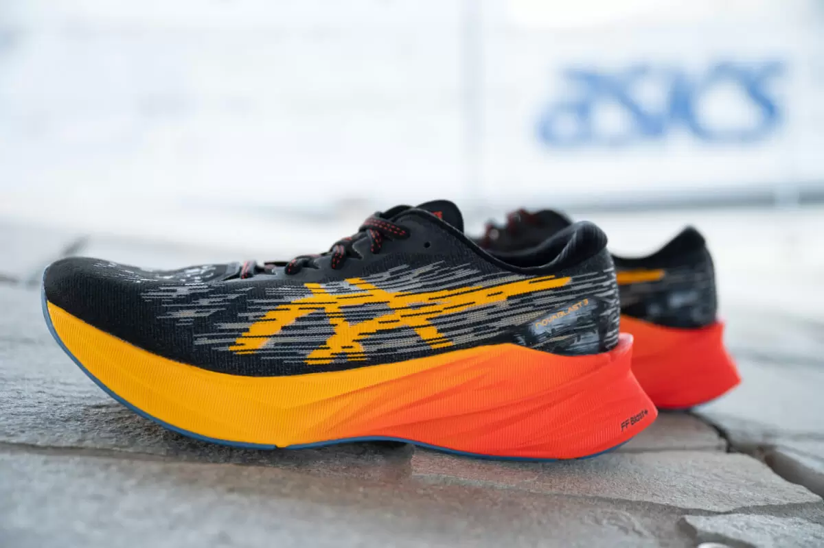 asics アシックス ノヴァブラスト2 プラチナム 26.0cm - ランニング