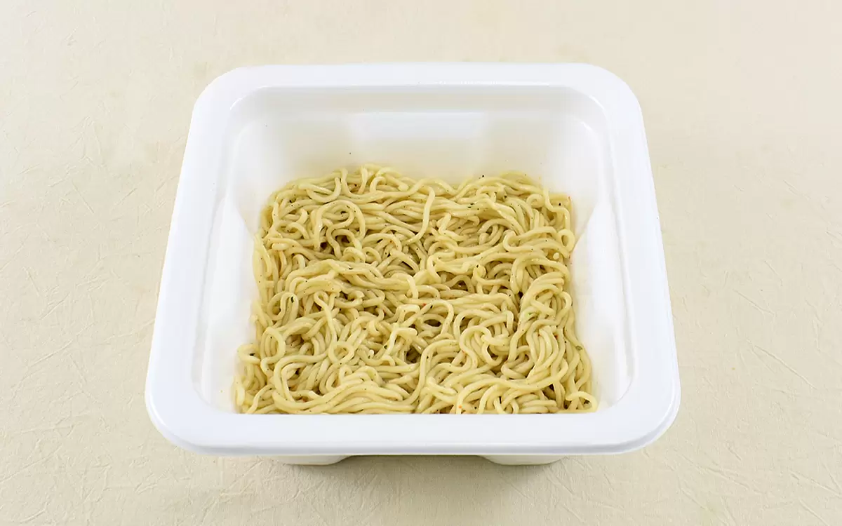 超人気の ペペロンチーノ 36ｇ 30個入 １ケース 東京拉麺 株