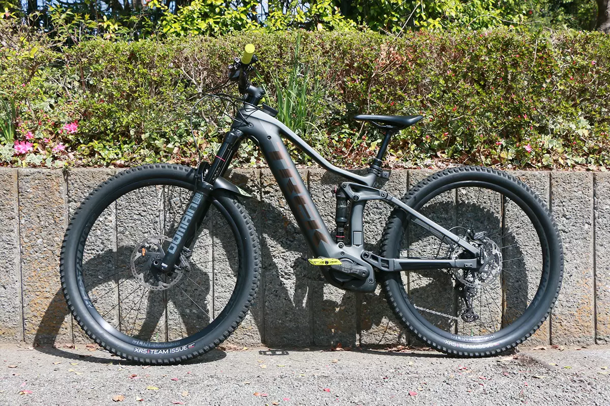 e-Bike最高峰の実力は？ 100万円弱のTREK製「Rail 9.7 Gen 2」で都内を散策したら…… | GetNavi web ゲットナビ