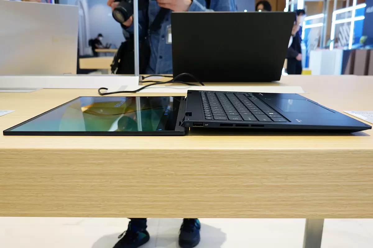 大量11製品! 有機EL搭載1kgモバイルノートPCなどASUSが新 大量11製品! 有機EL搭載1kgモバイルノートPCなどASUSが新