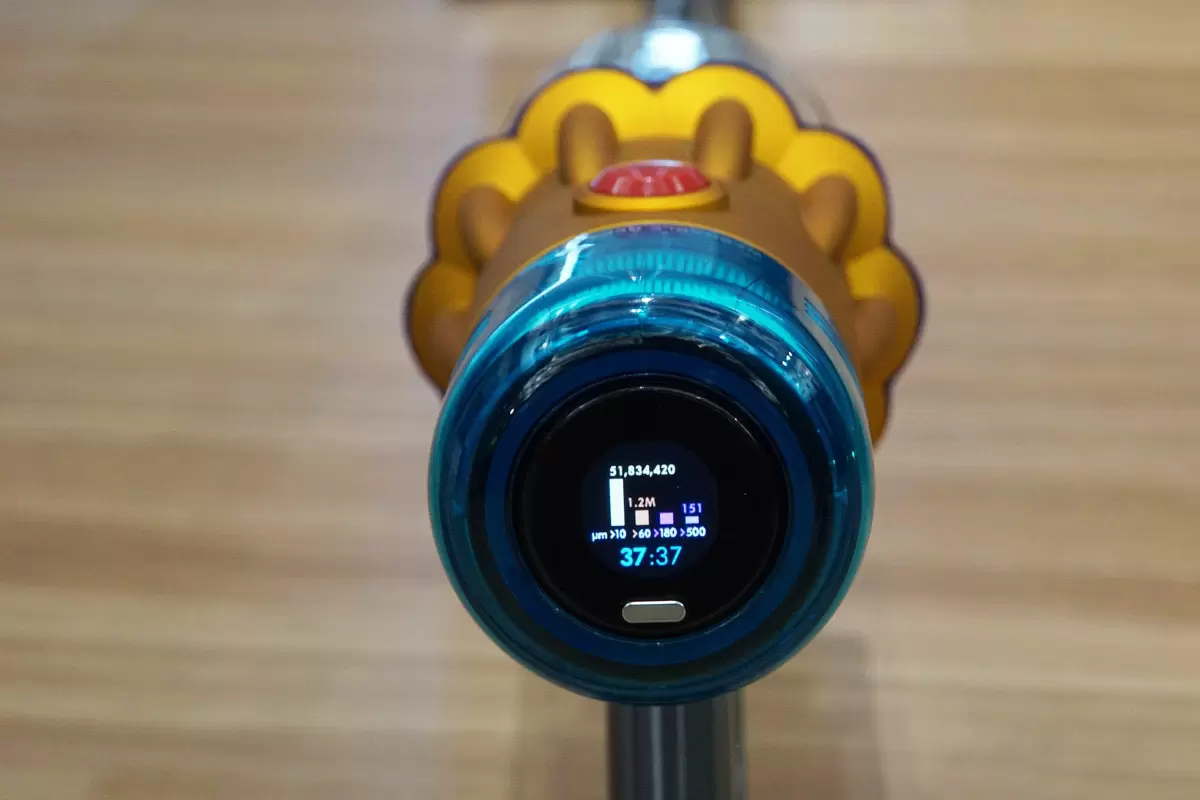 最新ダイソンは見えるホコリが2倍! 掃除が断然楽しくなる 最新ダイソンは見えるホコリが2倍! 掃除が断然楽しくなる