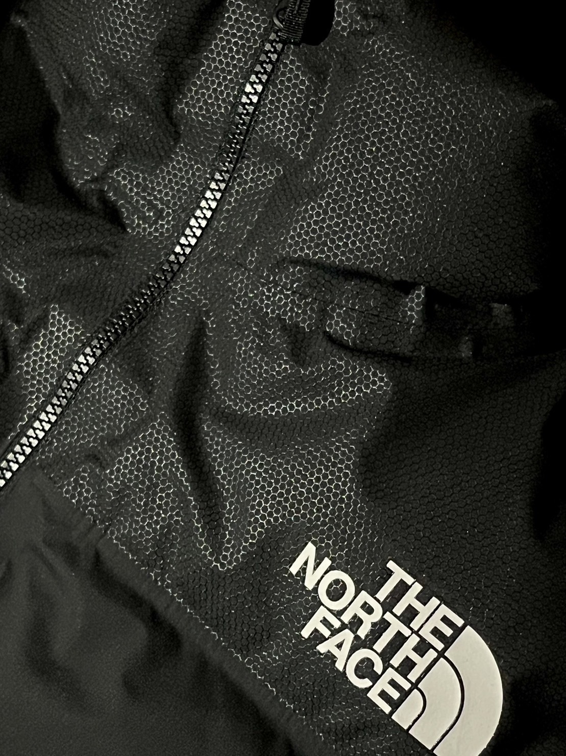 THE NORTH FACE「エア チャンバー ヌプシ」の新作は、空気と