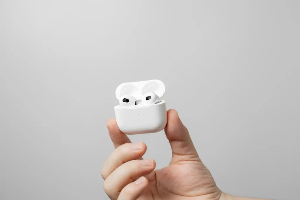 AirPods」は今年中に何がアップデートされる？ | GetNavi web ゲットナビ